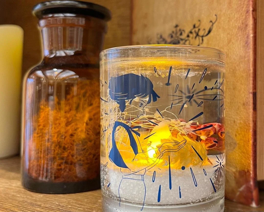 Official Ghibli Howl LED Aroma Wax Melt • Howls Moving Castle Gel Candle with Berry Scent, Fragrance, Dried Flowers - Image 4